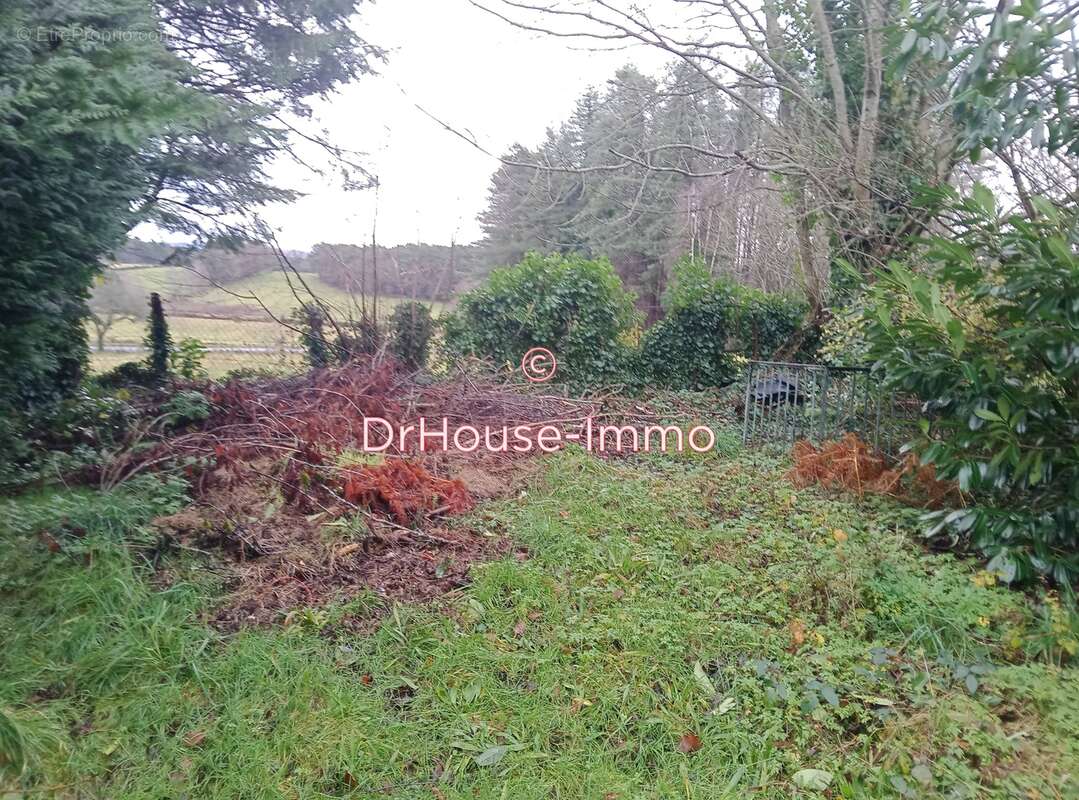 Maison à LA CHAPELLE-SAINT-GERAUD