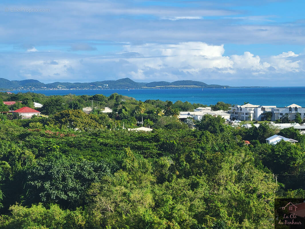 Appartement à SAINTE-LUCE