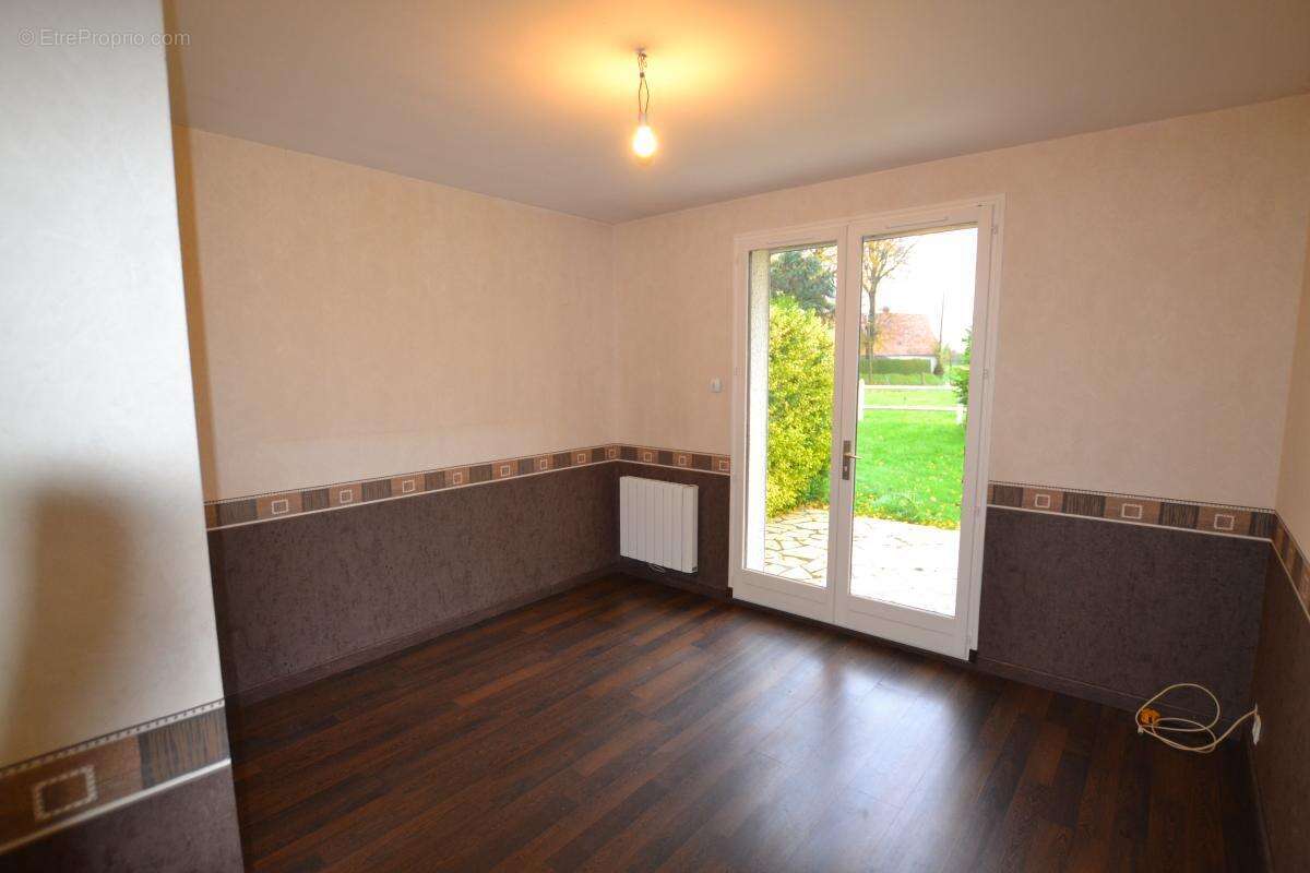 Maison à AVREMESNIL