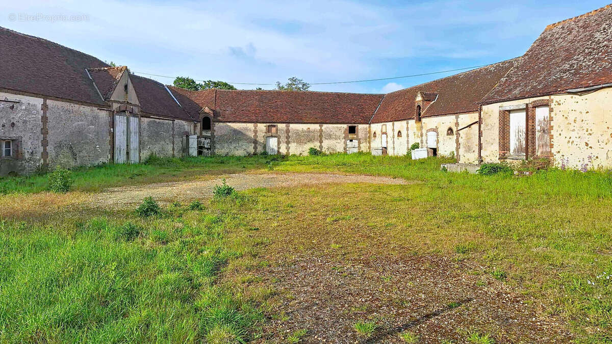 Ancien corps de ferme sur plus de 3.5 hectares - saint-ange-et-torcay - photo 16