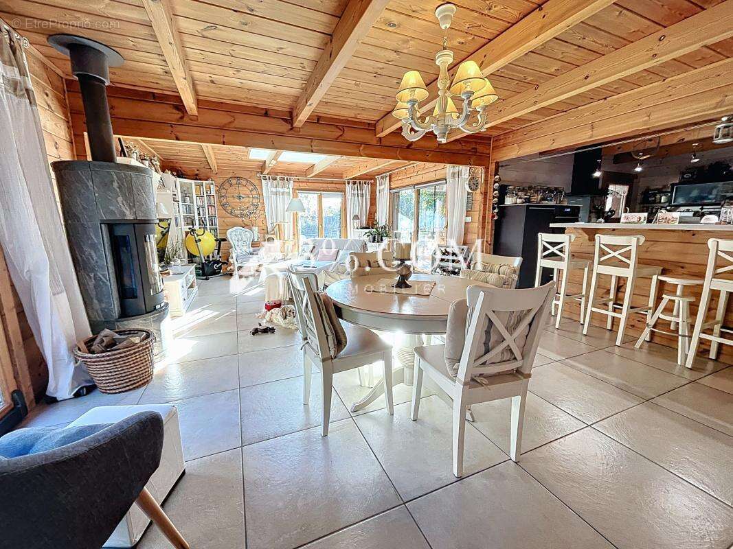 Maison à SAINT-GEORGES-LES-BAINS