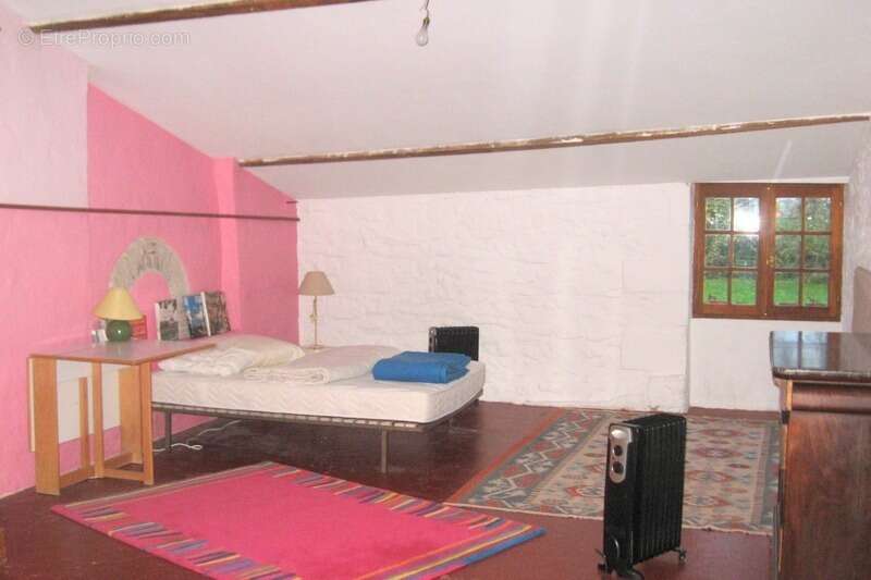 33390 anglade - maison de 6 pieces - calme - vue degagee - jardin - garage - photo 10