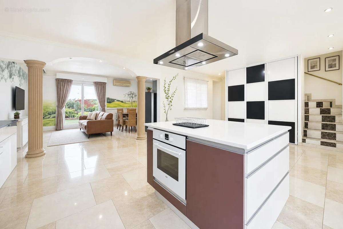Maison familiale spacieuse à Gouvernes - photo 11