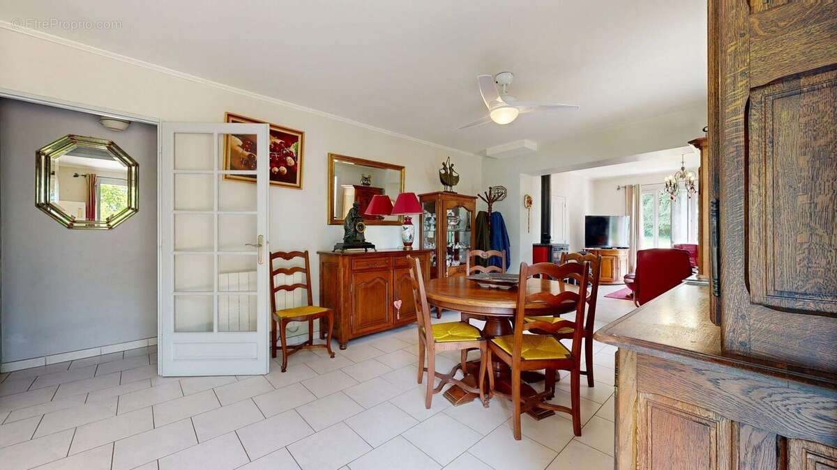 salle à manger - Maison à MARNAC
