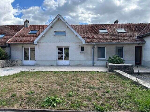 Maison à MERFY