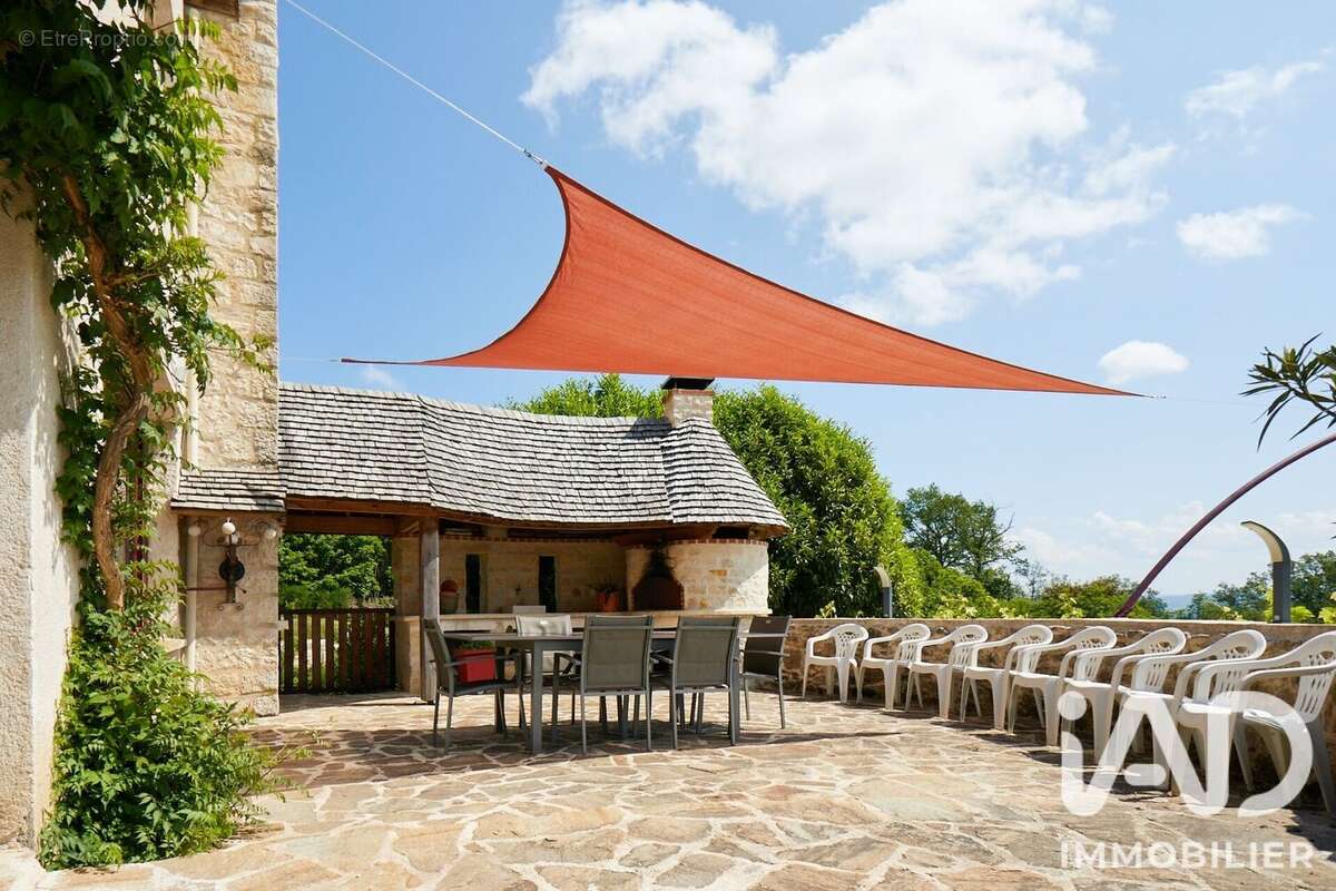 Maison 256 m² à La Geneytouse  - photo 8