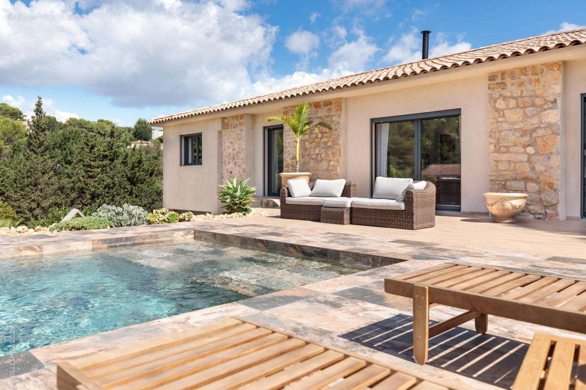 Maison à VALLAURIS