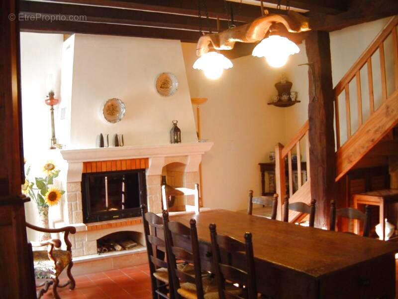 Maison à LACAPELLE-BIRON