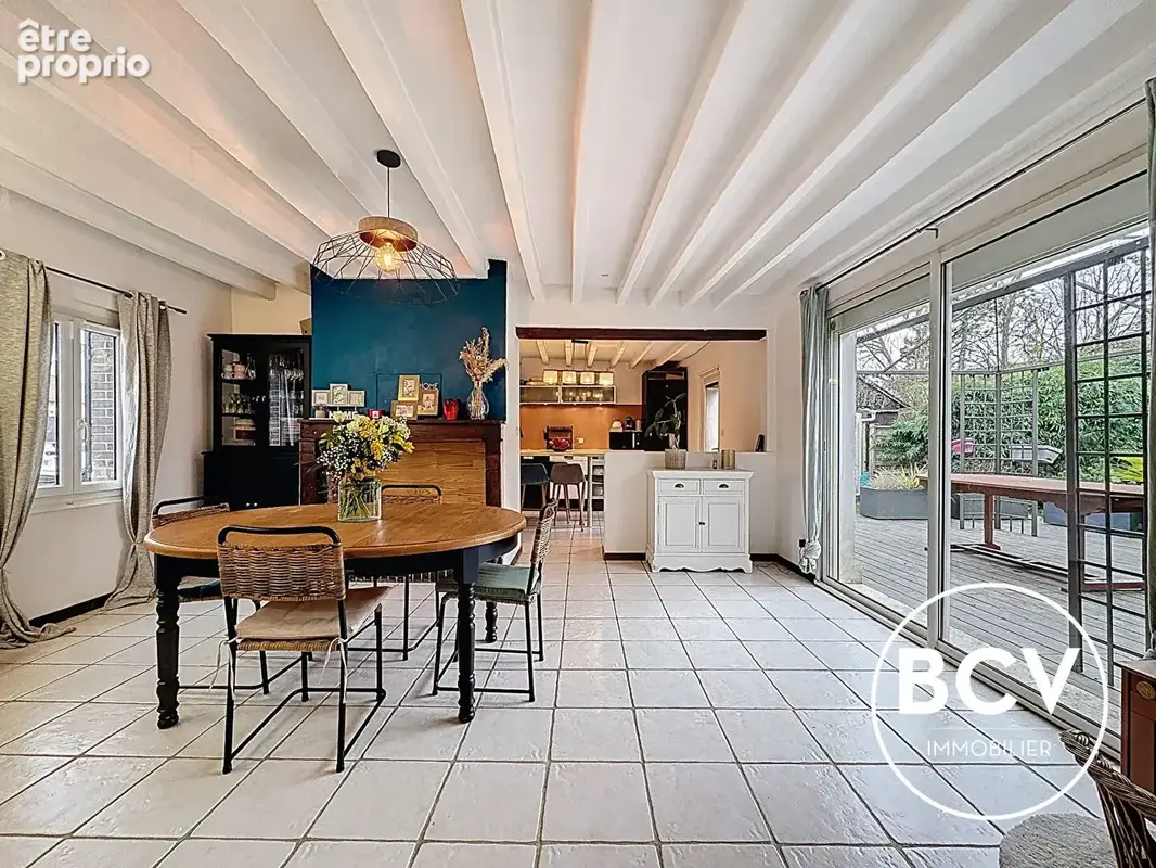 Maison 8 pièces de 251 m² sur un terrain de 1 460 m² - photo 4