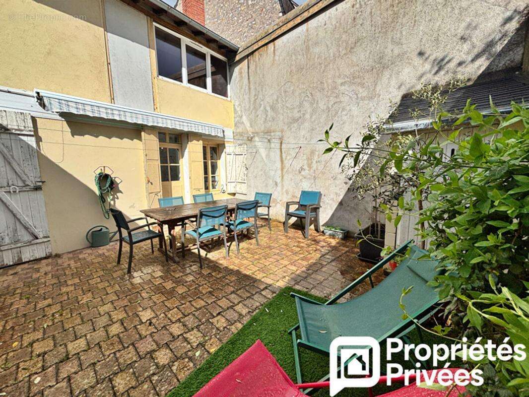 Maison à MEHUN-SUR-YEVRE