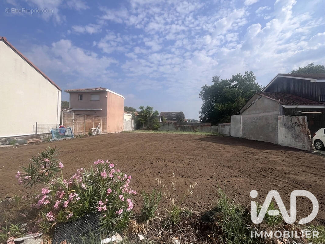 Photo 1 - Terrain à PESSAC