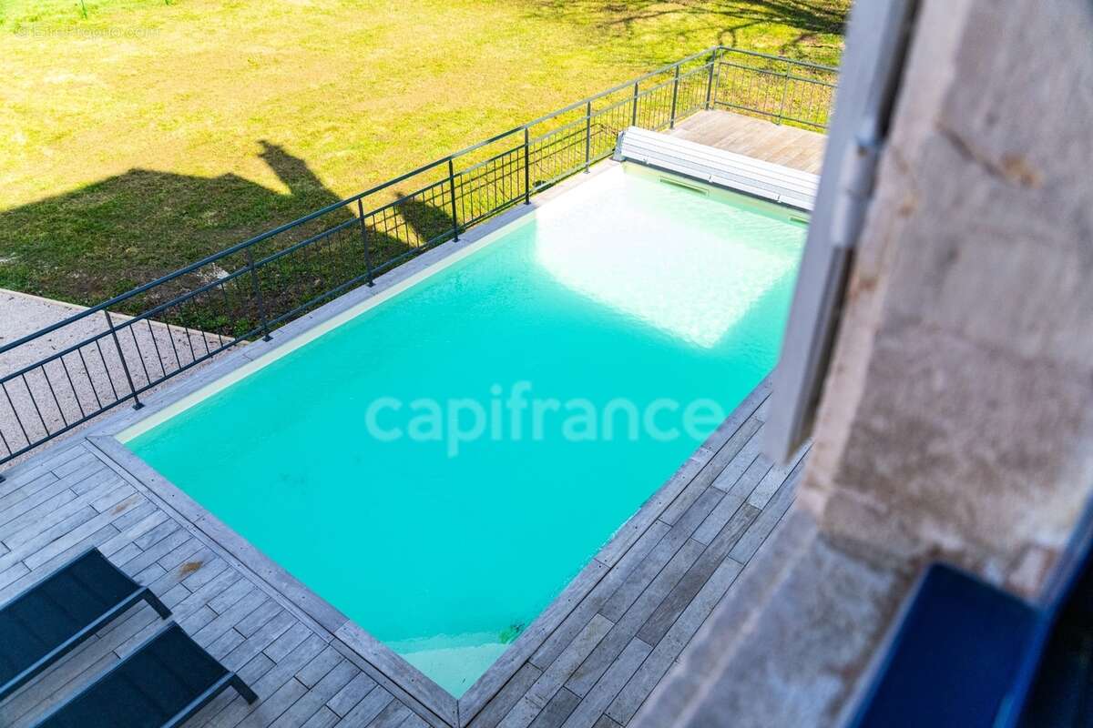 Propriété à vendre composée d'une demeure de Maitre et une deuxième maison avec piscine et jardin - photo 23