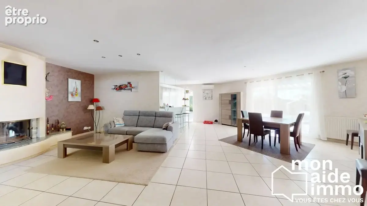 Maison 141 m² à Fargues-Saint-Hilaire  - photo 3