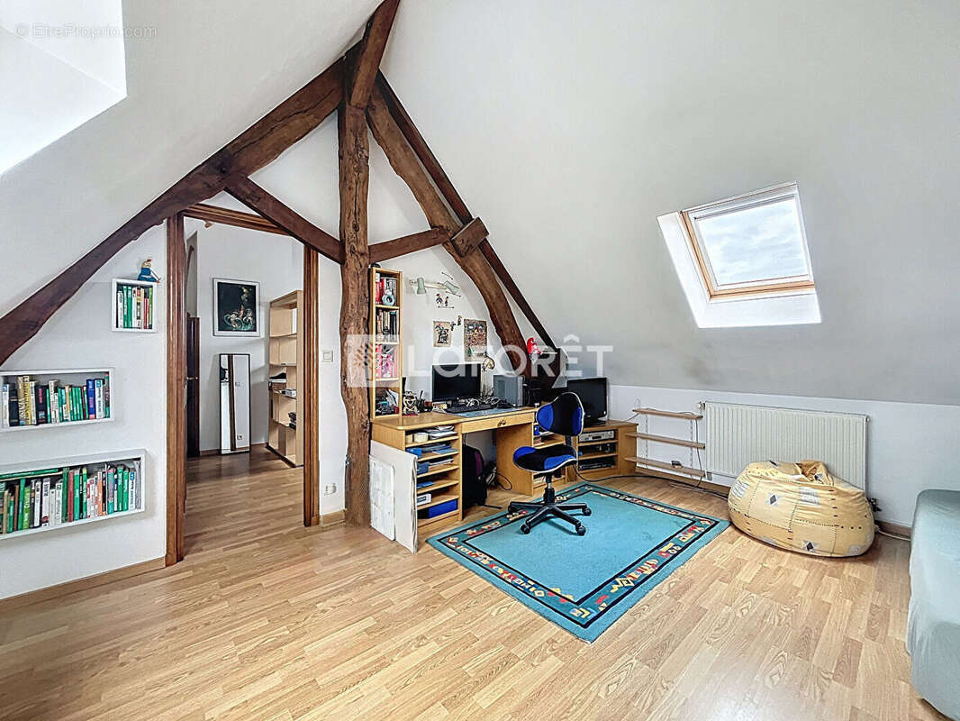 Maison à COURCELLES-SUR-SEINE