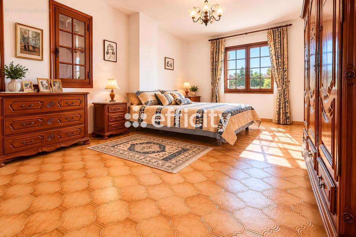 Maison 245 m² à Carry-Le-Rouet  - photo 12