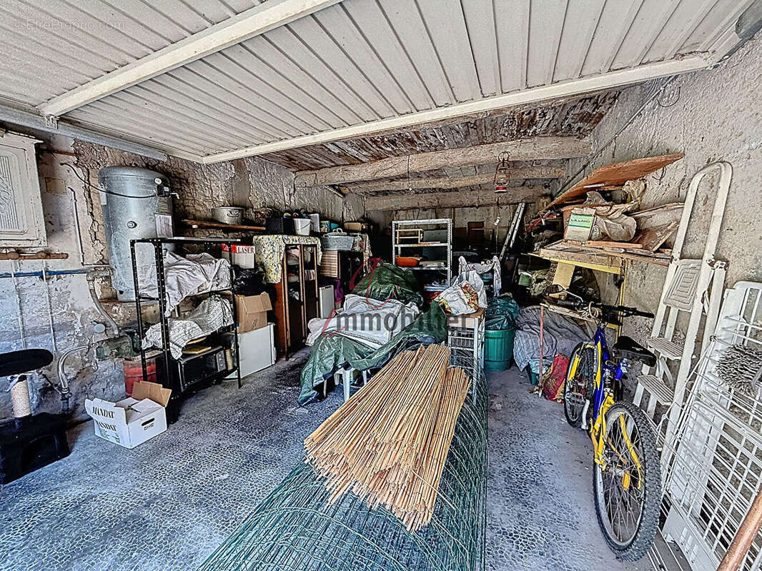 Cabannes : Mas en campagne comprenant deux logements - photo 14