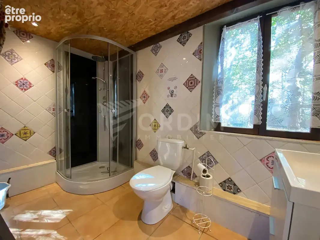 Une propriété d'exception au coeur de la campagne - 370 m² habitables, gîtes & installations équestres - photo 15