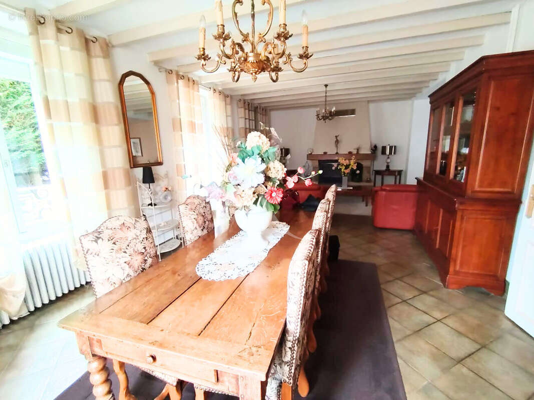 Maison à OZOUER-LE-VOULGIS