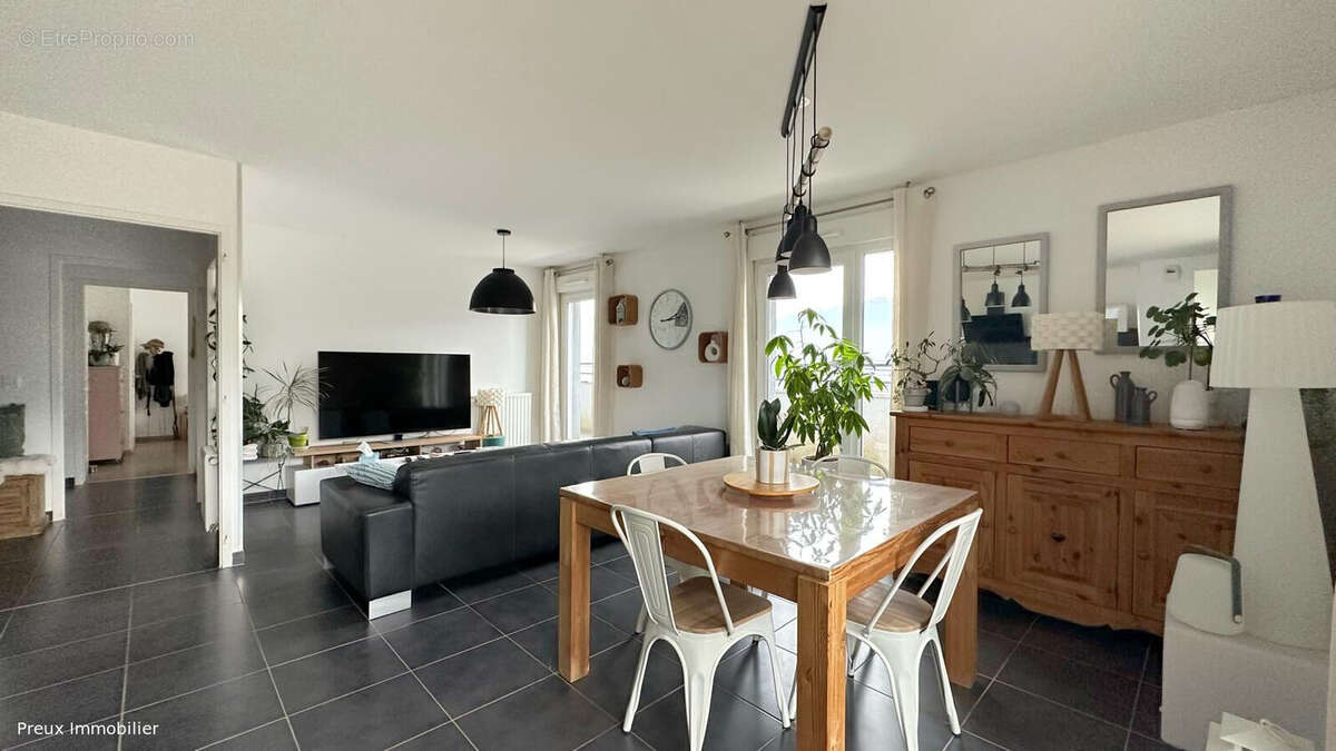 Appartement à SEYNOD