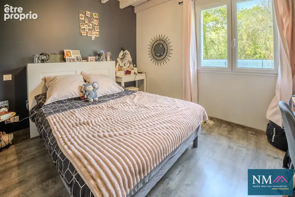 Urcuit , Maison familiale de 200 m² au calme, avec piscine et jardin clos de 1 000 m² - photo 10
