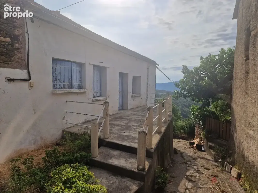 Maison à COMBES