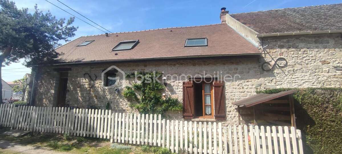Maison à ONCY-SUR-ECOLE