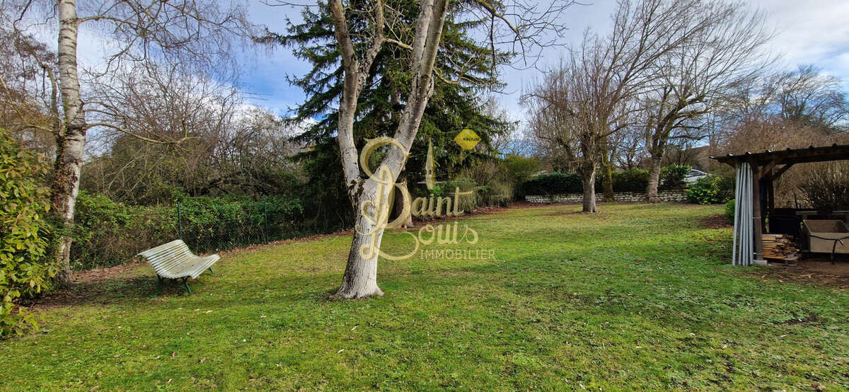 Maison à CHAMPIGNY-SUR-VEUDE