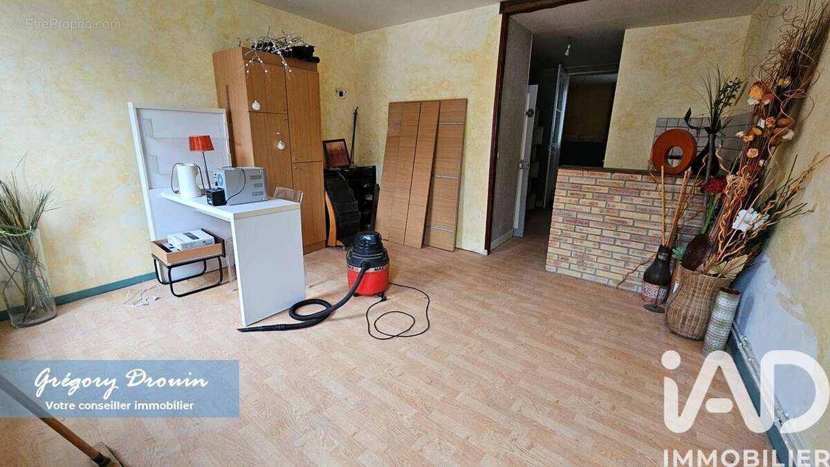 Photo 8 - Commerce à MALESHERBES