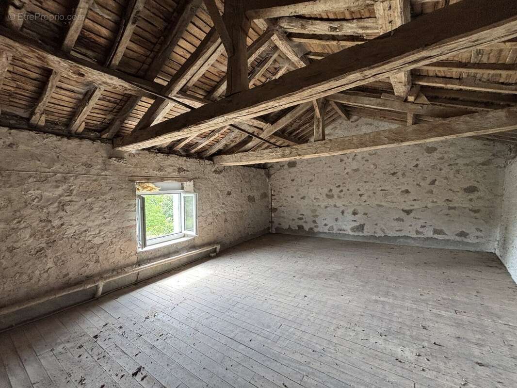 Maison à LA FORET-SUR-SEVRE