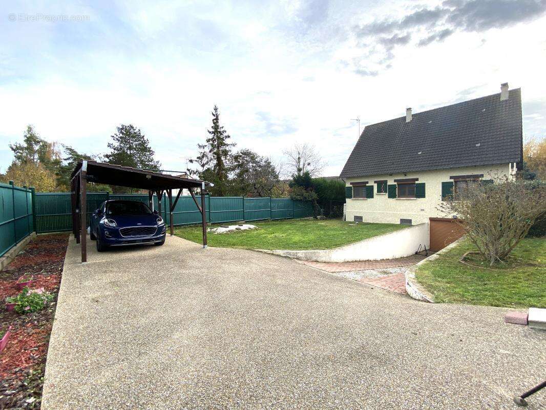 Maison à BENNECOURT