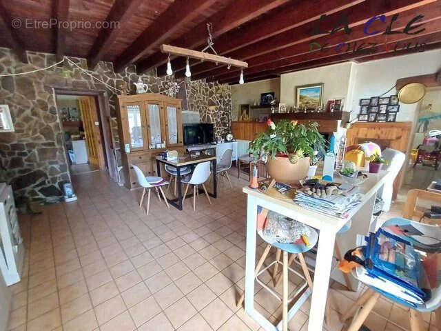 Maison à SAINT-LAURS