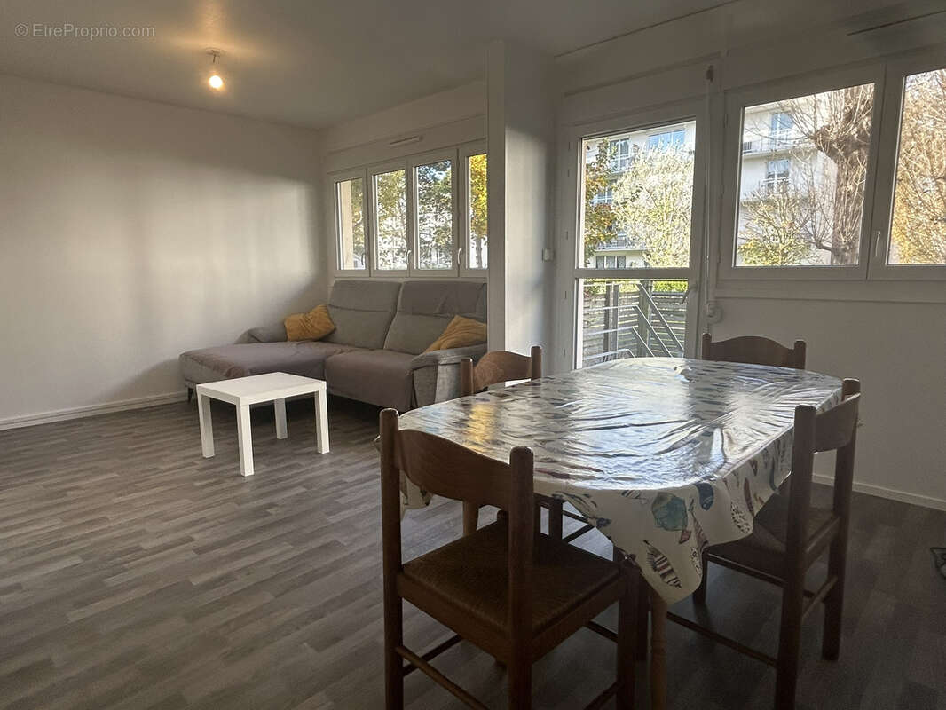 Appartement à GREGES