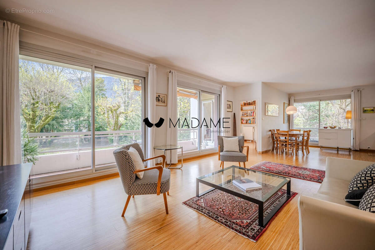 Appartement à MEYLAN