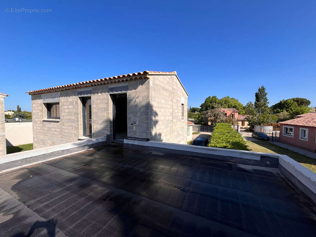 Maison à L'ISLE-SUR-LA-SORGUE