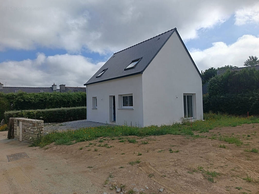Maison à PLOUGUIN