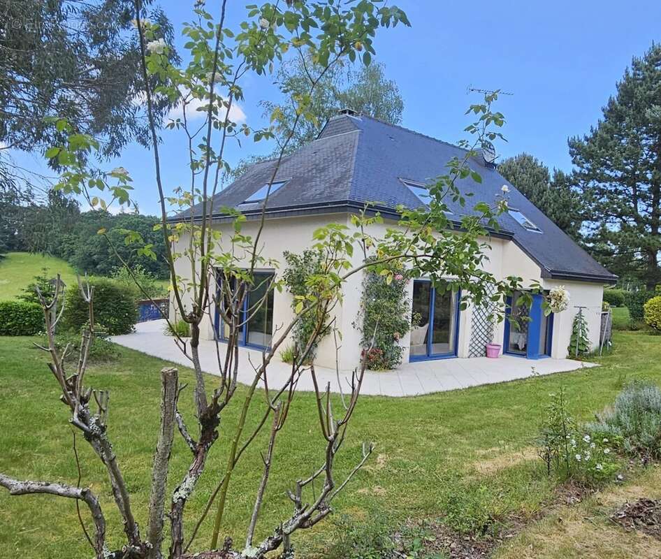 Maison à QUINTIN