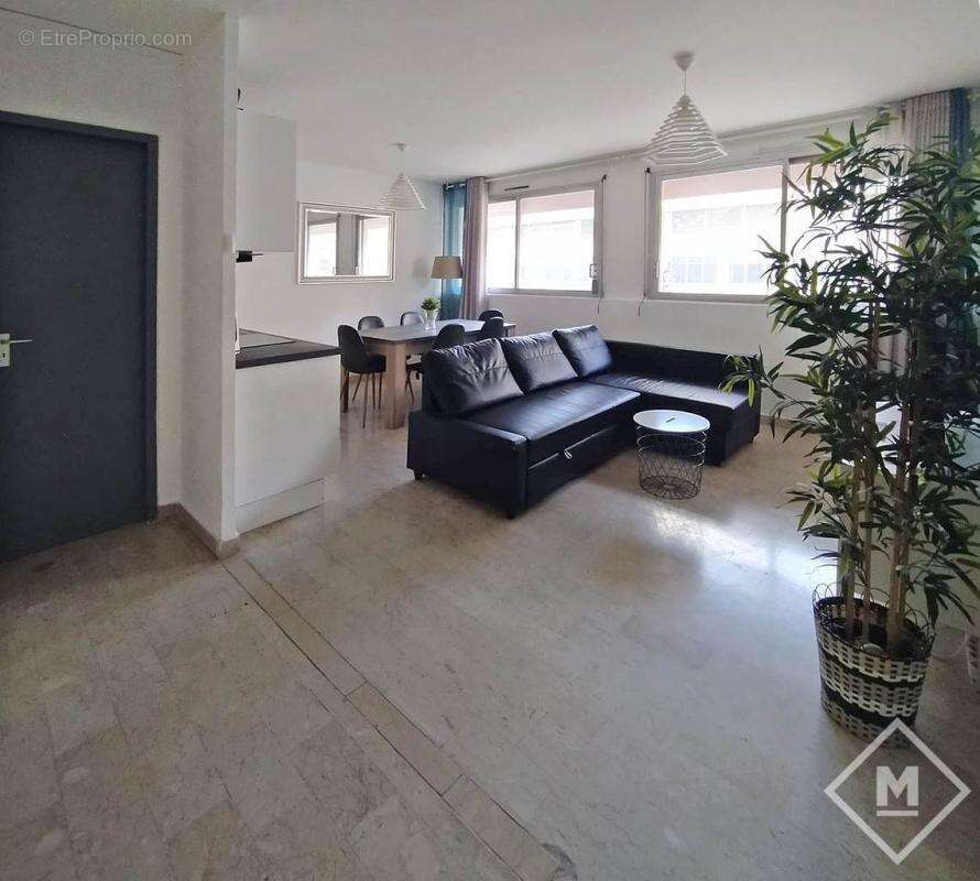 Appartement à MARSEILLE-7E