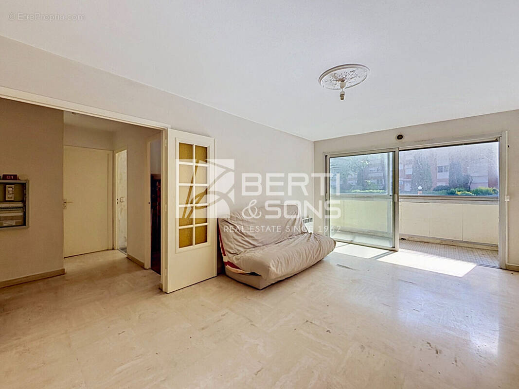 Appartement à MANDELIEU-LA-NAPOULE