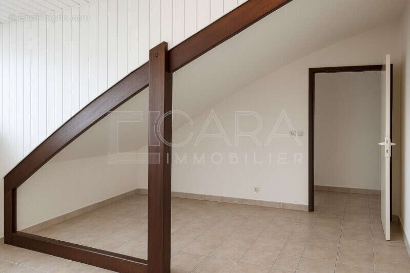 Mezzanine - Appartement à CAYENNE