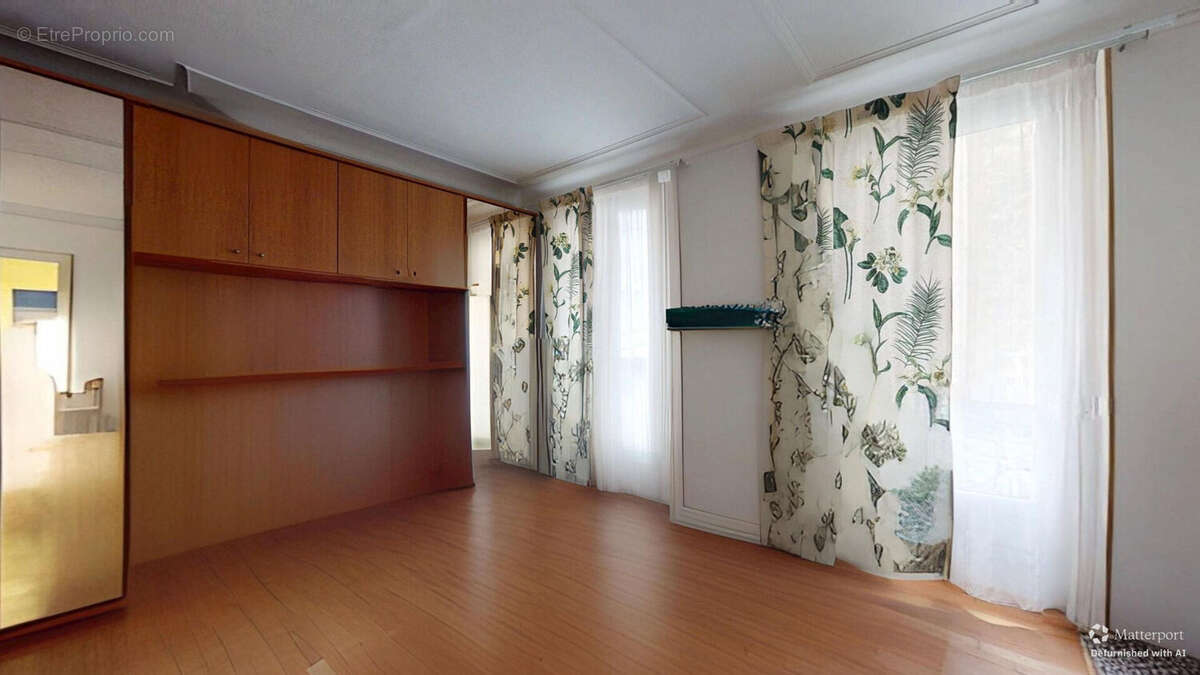 Appartement à PARIS-14E