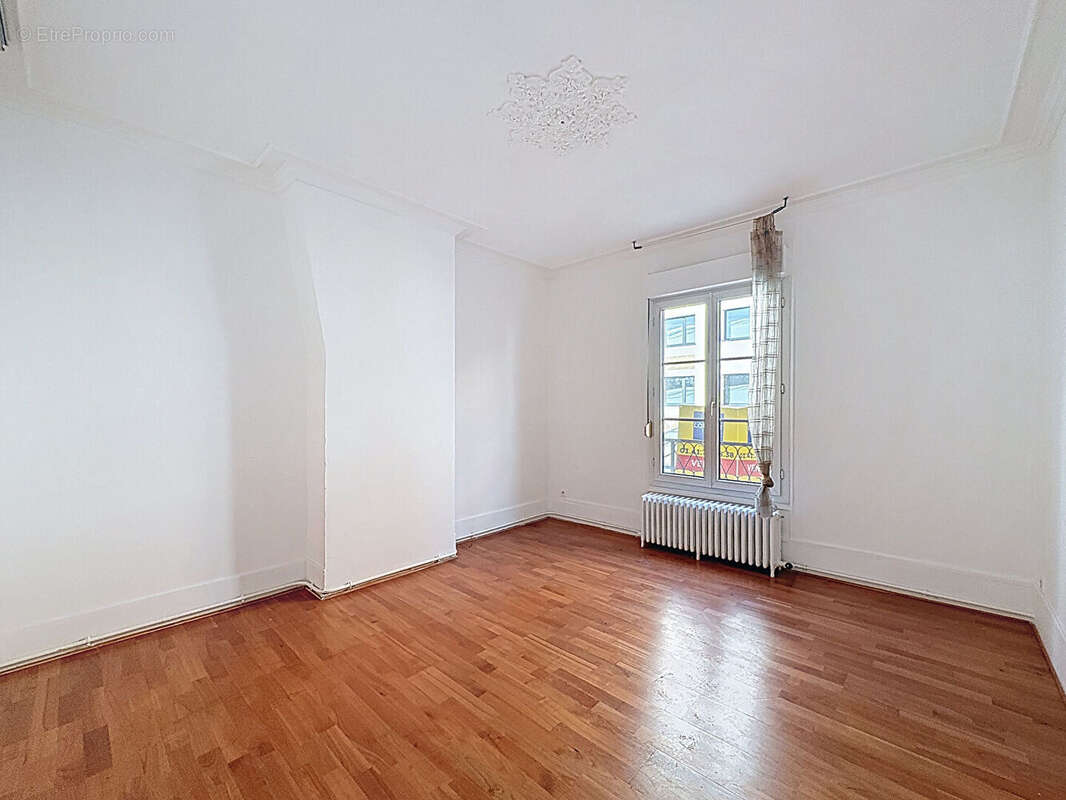 Appartement à SURESNES