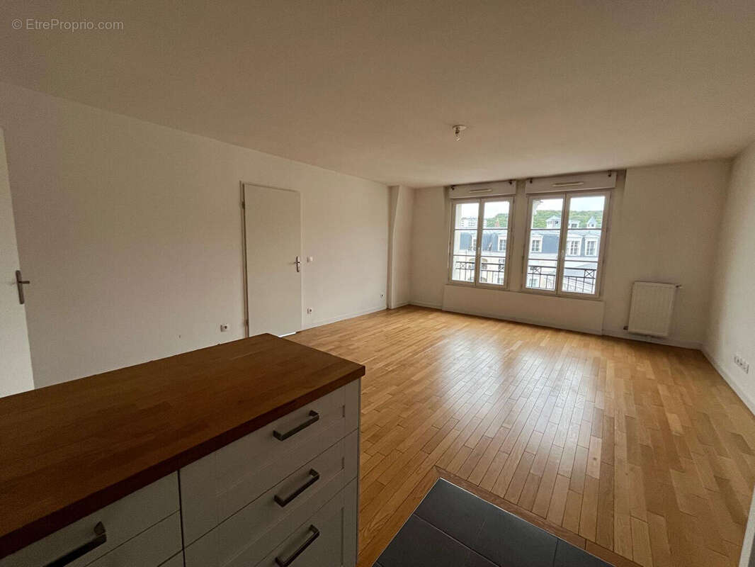 Appartement à CHAVILLE