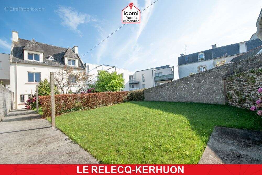 Maison à LE RELECQ-KERHUON