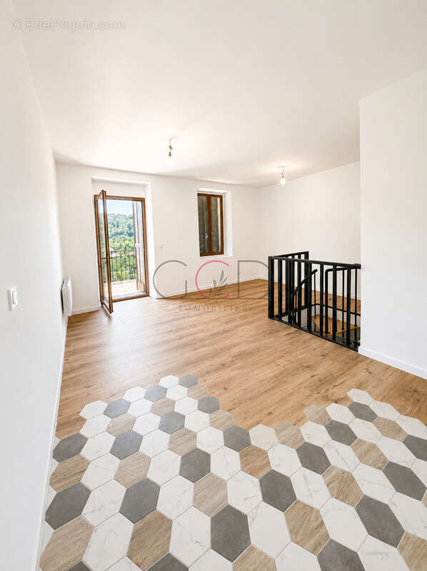 Appartement T3 en duplex   Vue dégagée et deux terrasses - photo 2