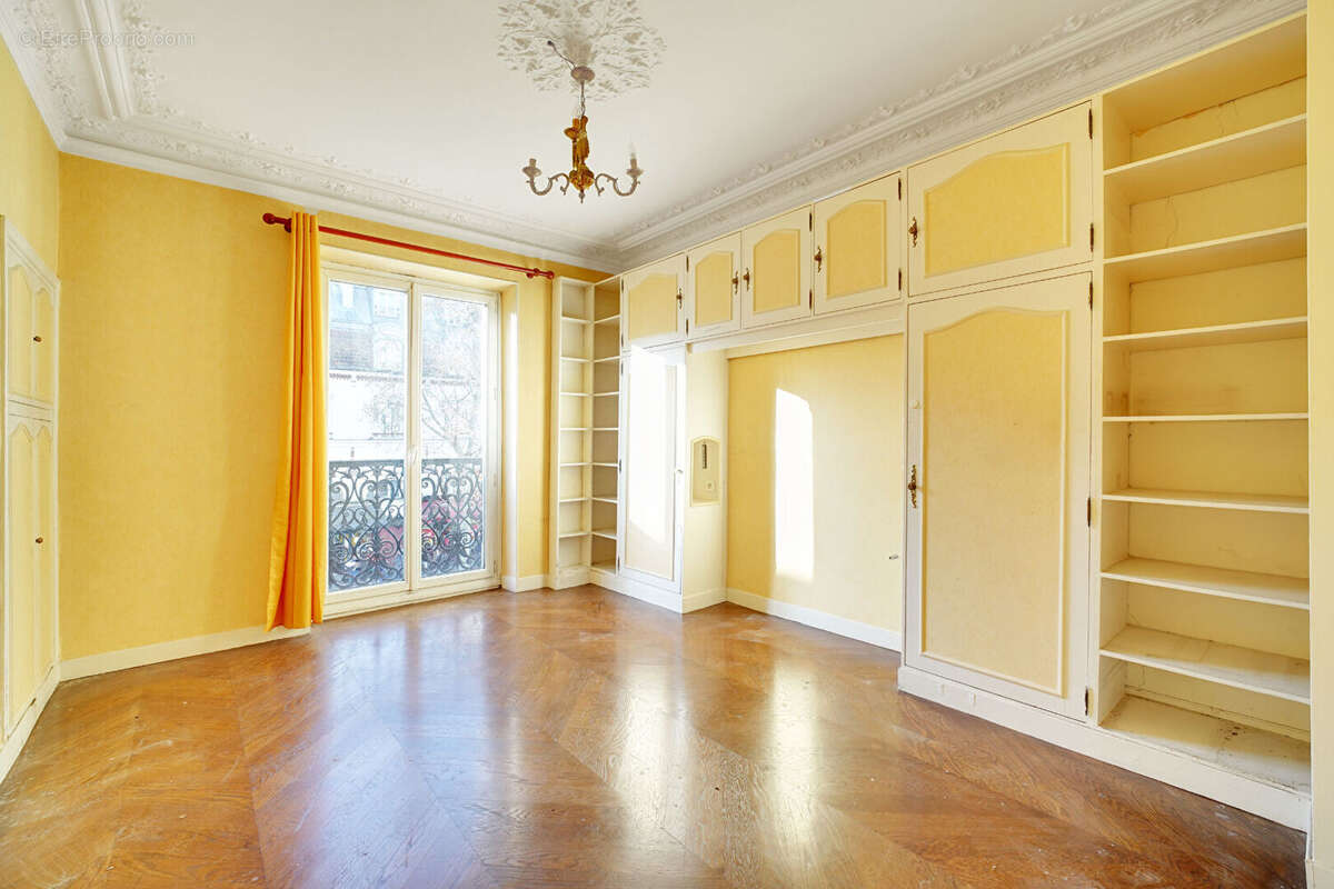 Appartement à PARIS-10E