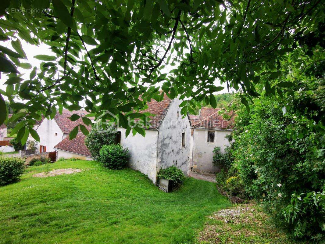 Maison à GY-L&#039;EVEQUE