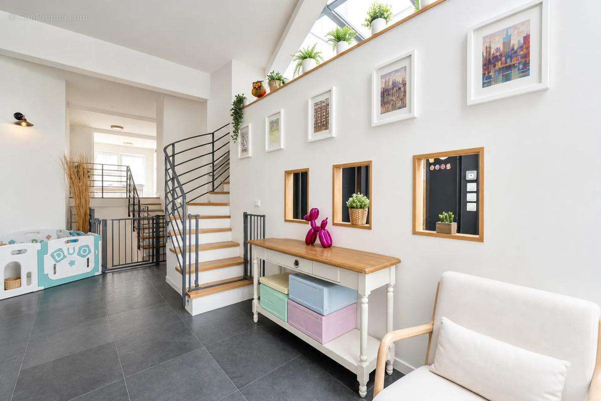 Maison à SURESNES