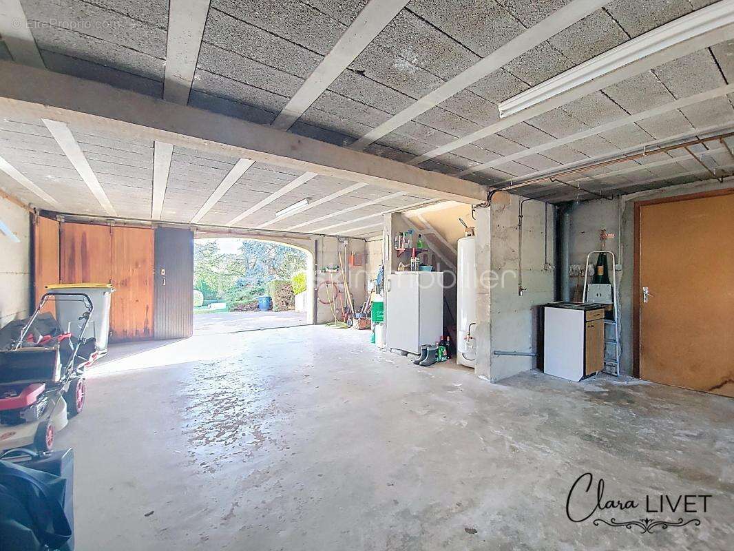 Maison familiale avec piscine et grand terrain – Frontenas (69620) - photo 16