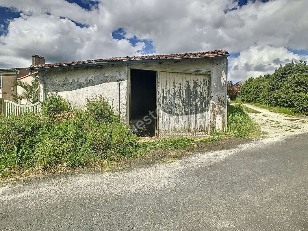 Maison à MOUZILLON