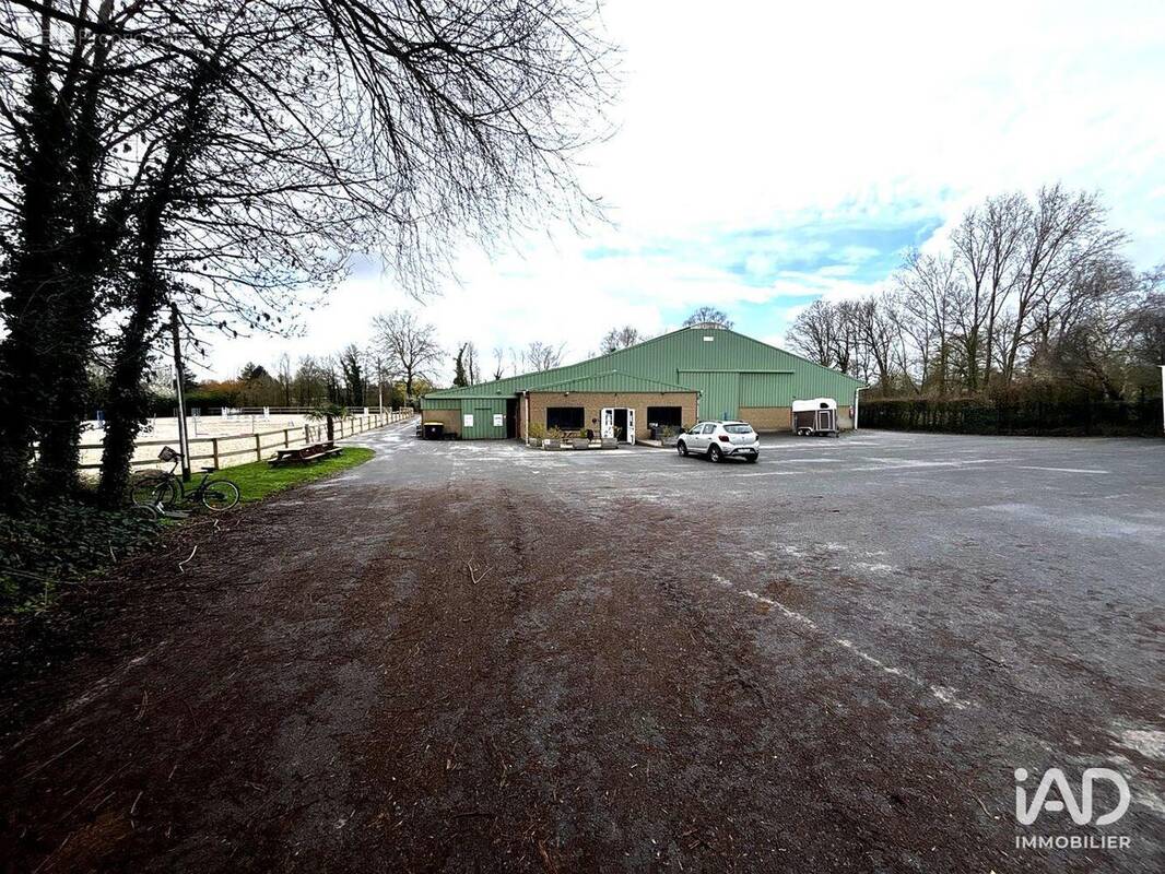 Photo 1 - Commerce à MERIGNIES